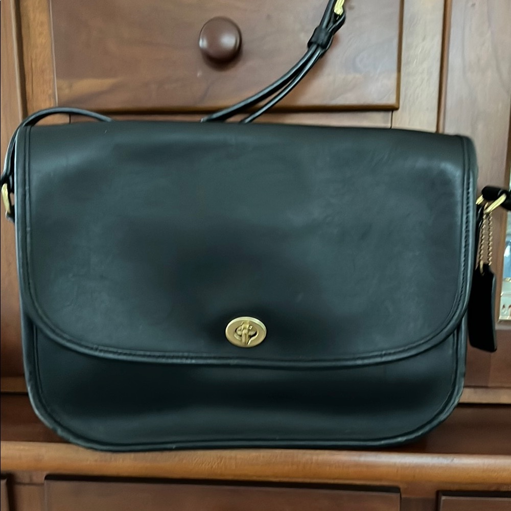 Coach Black Leather Shoulder Bag with Turn-Lock Closure